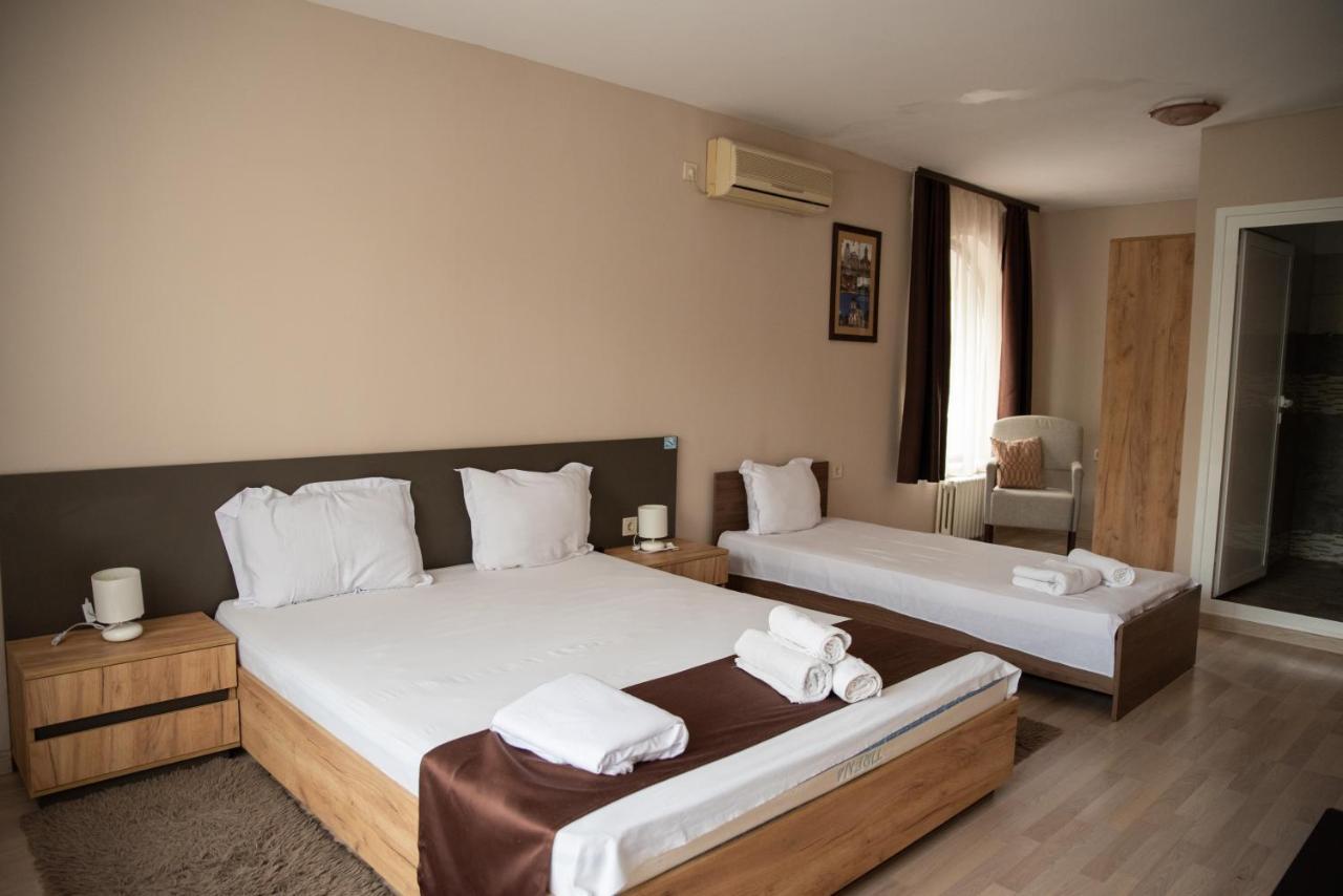 Hotel Oppium Restaurant & Garden Русе Экстерьер фото