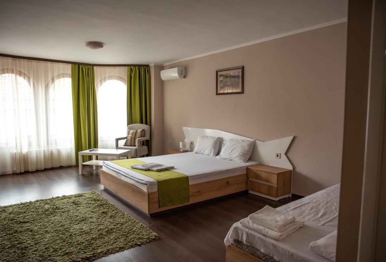 Hotel Oppium Restaurant & Garden Русе Экстерьер фото
