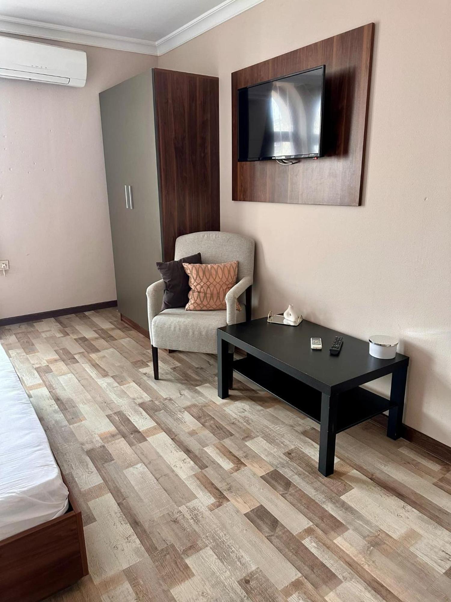 Hotel Oppium Restaurant & Garden Русе Экстерьер фото