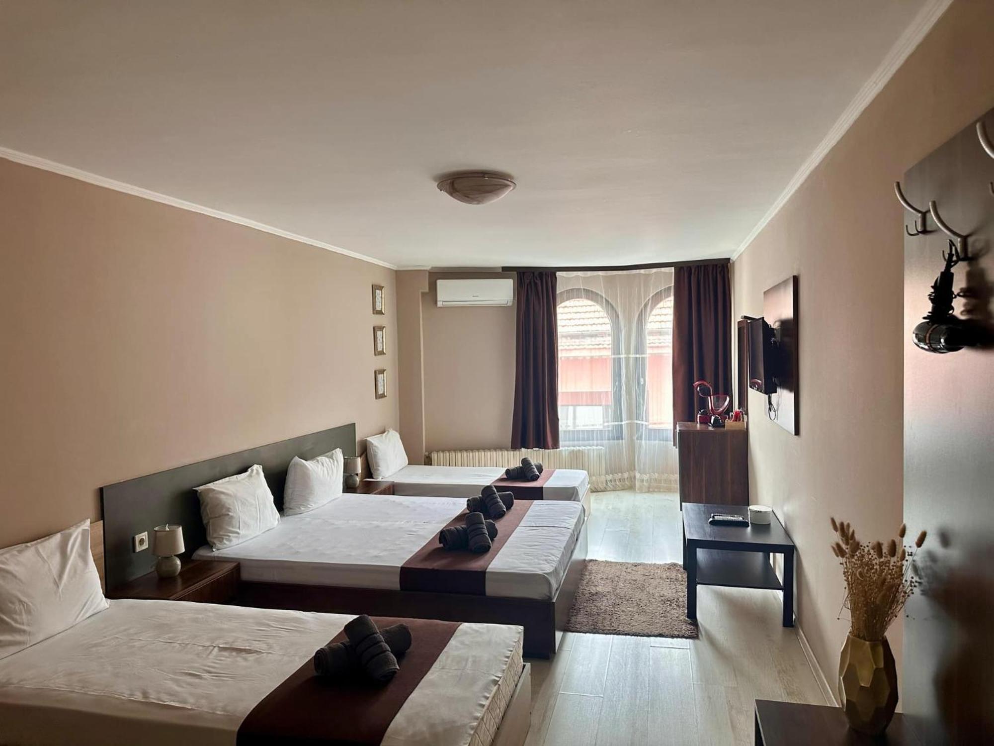 Hotel Oppium Restaurant & Garden Русе Экстерьер фото
