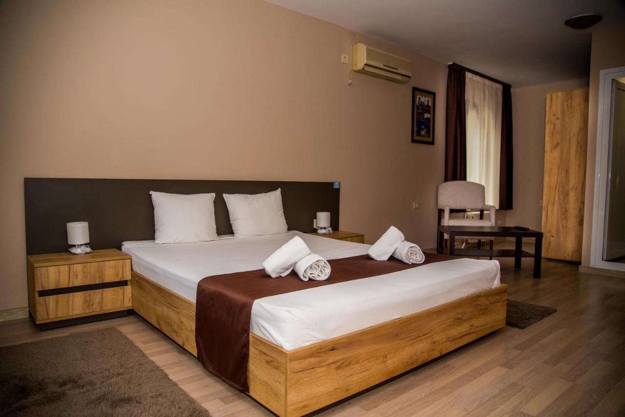 Hotel Oppium Restaurant & Garden Русе Экстерьер фото