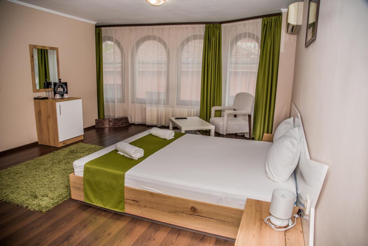 Hotel Oppium Restaurant & Garden Русе Экстерьер фото