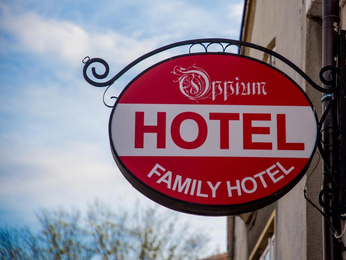 Hotel Oppium Restaurant & Garden Русе Экстерьер фото