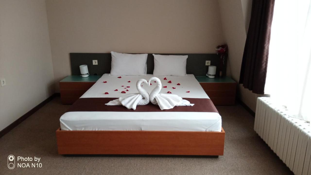 Hotel Oppium Restaurant & Garden Русе Экстерьер фото