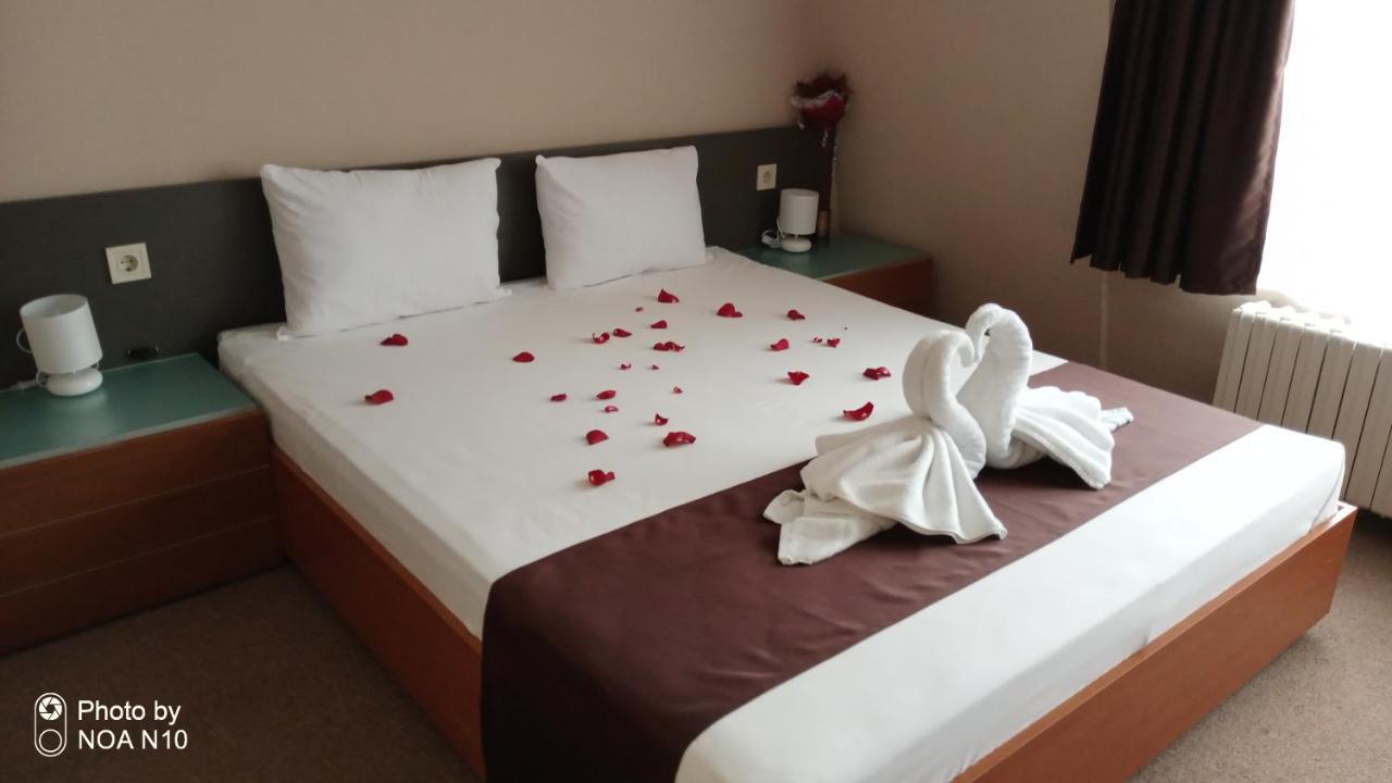 Hotel Oppium Restaurant & Garden Русе Экстерьер фото